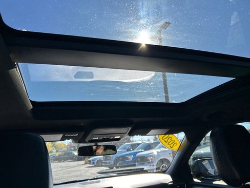 Used 2020 Ford Explorer Limited image 4