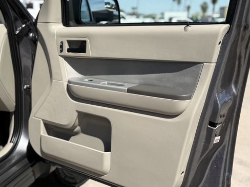 Used 2010 Ford Escape XLT image 8
