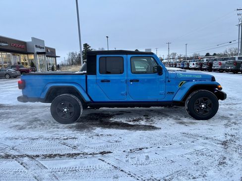 Certified 2022 Jeep Gladiator Sport image 2