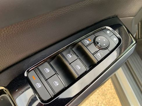 Used 2023 Nissan Pathfinder SL w/ SL Premium Package image 21