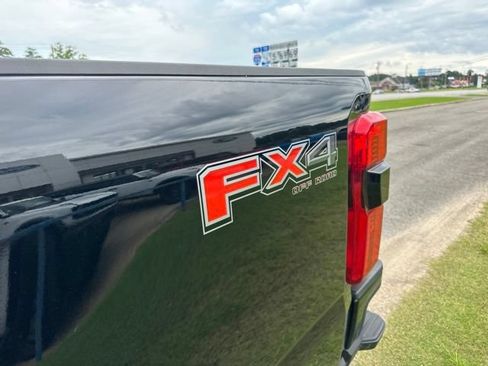 Used 2026 Ford F250 Platinum w/ FX4 Off-Road Package AWD/4WD image 12