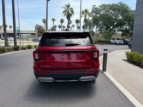 Used 2025 Ford Explorer Platinum RWD image 4