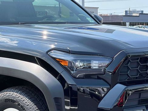 Used 2025 Toyota 4Runner TRD Off-Road Premium AWD/4WD image 8