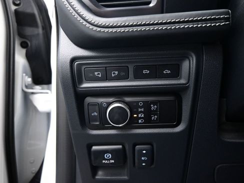 Used 2024 Ford F150 Lightning Platinum AWD/4WD image 14