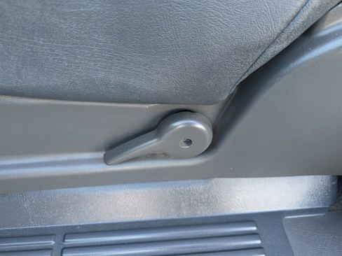 Used 2006 Chevrolet Silverado 3500 W/T w/ Skid Plate Package image 12