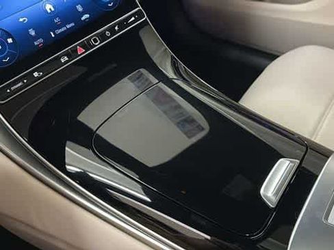 Used 2026 Mercedes-Benz GLC 300 4MATIC image 24