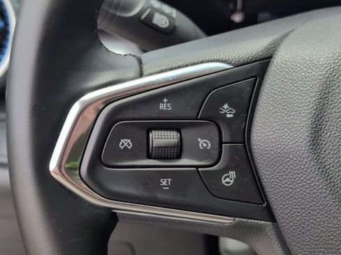 Used 2025 Chevrolet Trax LT w/ LT Convenience Package FWD image 20