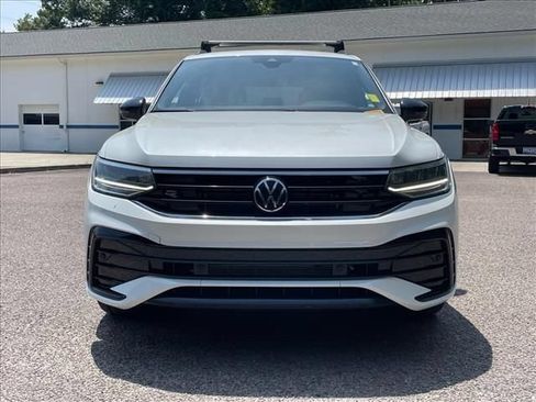 Used 2023 Volkswagen Tiguan SE R-Line FWD image 30