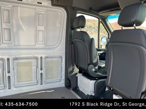 Used 2025 Mercedes-Benz Sprinter 2500 image 20