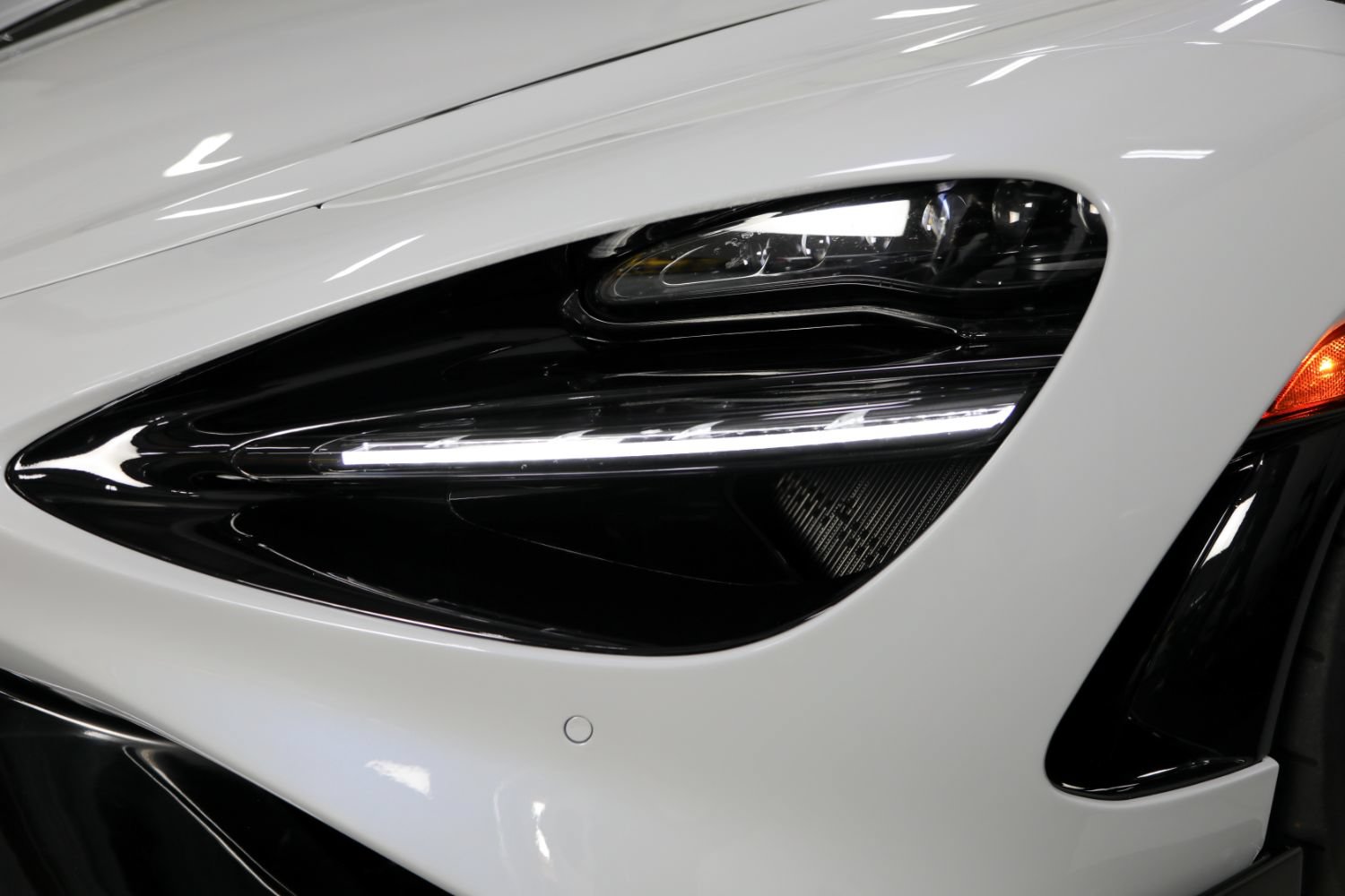 Used 2022 McLaren 765LT RWD image 17