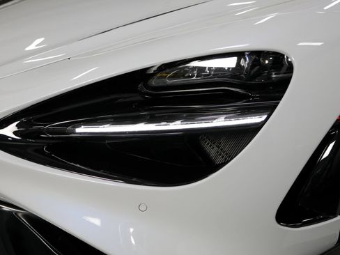 Used 2022 McLaren 765LT RWD image 17