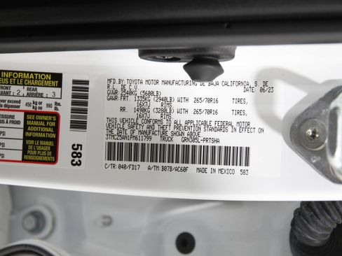 Used 2023 Toyota Tacoma TRD Off-Road image 25