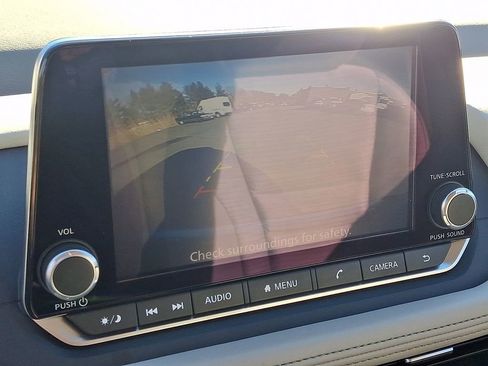 Certified 2023 Nissan Rogue SV image 17