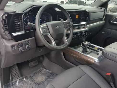 Used 2024 Chevrolet Silverado 1500 LT Trail Boss w/ Convenience Package II image 10