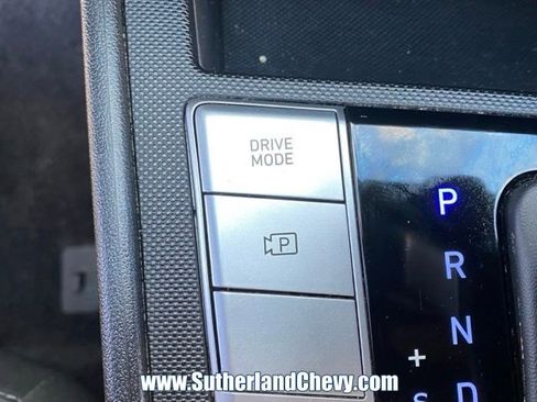 Used 2023 Hyundai Elantra SE FWD image 28