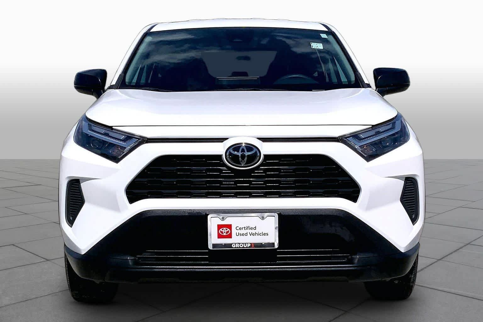 Used 2023 Toyota RAV4 LE FWD image 4