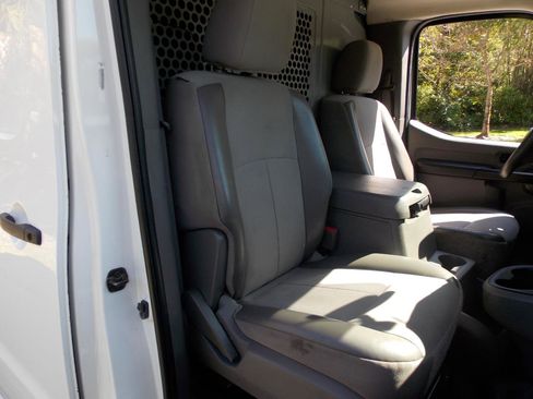 Used 2016 Nissan NV 3500 SV image 17