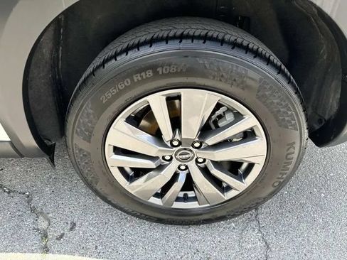 Certified 2025 Nissan Pathfinder SV FWD image 12