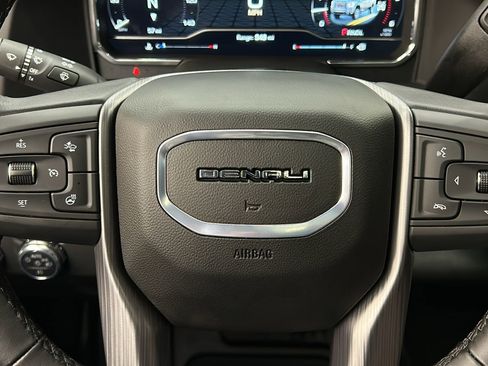 Used 2025 GMC Sierra 3500 Denali Ultimate image 25