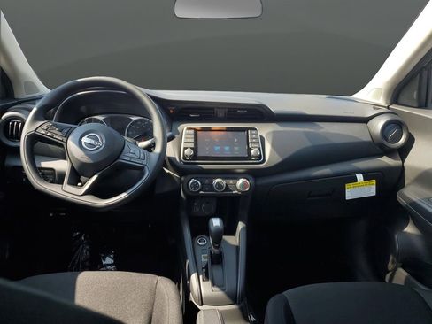 New 2025 Nissan Kicks Play S image 6