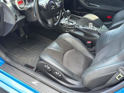 Used 2009 Nissan 370Z Touring w/ Sport Pkg RWD image 14