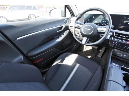 Certified 2025 Hyundai Sonata SEL image 9