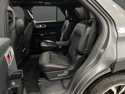 Used 2023 Ford Explorer ST-Line AWD/4WD image 30