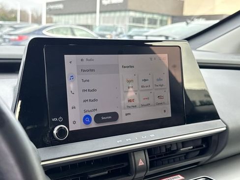 Used 2024 Toyota Prius Limited image 17