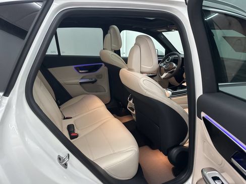 Used 2026 Mercedes-Benz GLC 300 4MATIC image 23