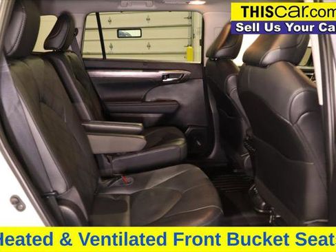 Used 2021 Toyota Highlander Platinum image 26