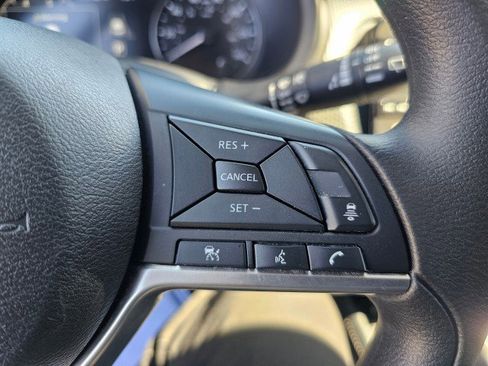 Used 2022 Nissan Kicks SV image 29