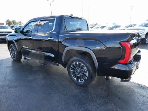 Used 2025 Toyota Tundra Limited AWD/4WD image 7