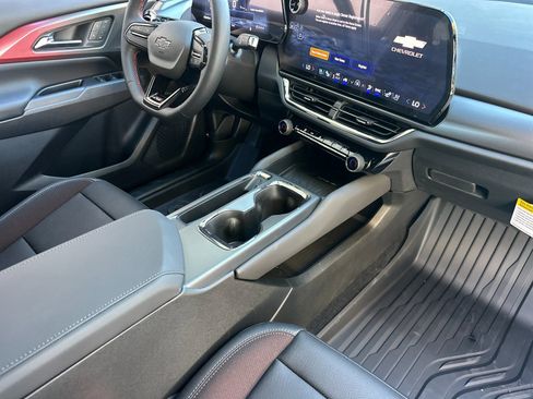 New 2026 Chevrolet Equinox EV RS image 18