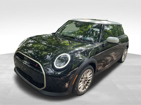 Certified 2025 MINI Cooper S image 5