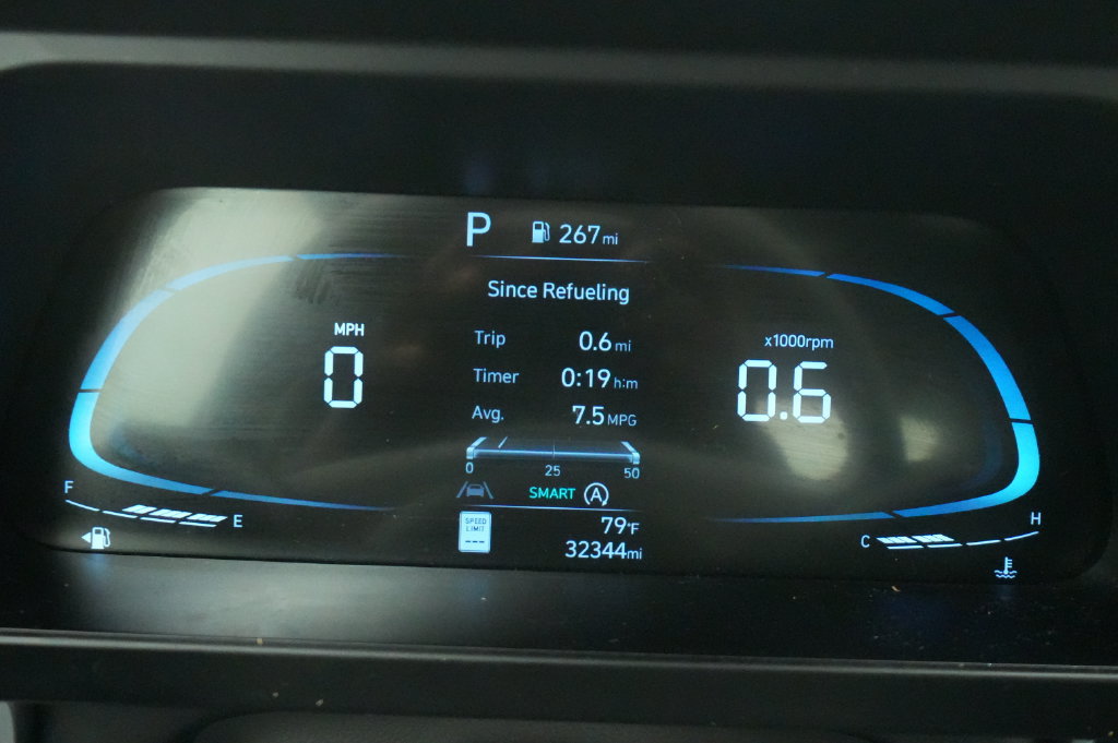 Used 2024 Hyundai Elantra SE FWD image 32