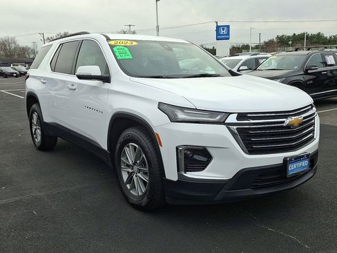 Certified 2023 Chevrolet Traverse LT image 3