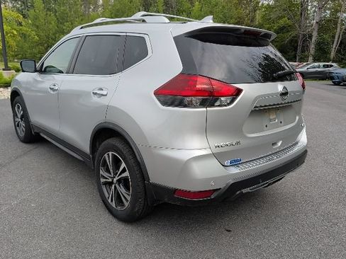 Used 2020 Nissan Rogue SV w/ Sun & Sound Touring Package AWD/4WD image 7