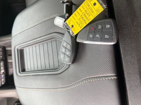 Used 2024 Chevrolet Suburban Premier AWD/4WD image 28