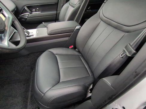 New 2026 Land Rover Range Rover SE image 16