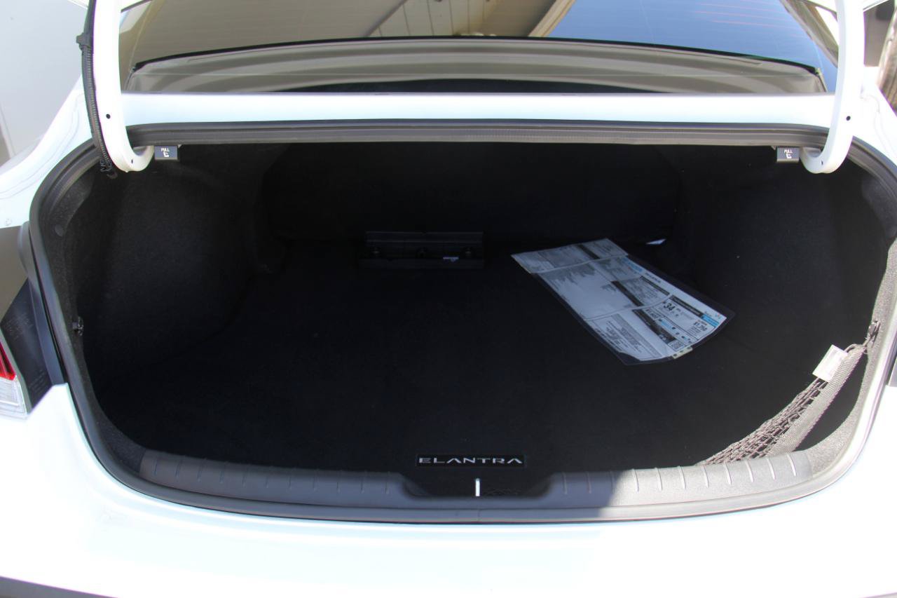 Used 2024 Hyundai Elantra SEL FWD image 33