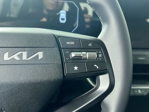 New 2025 Kia K4 EX image 19