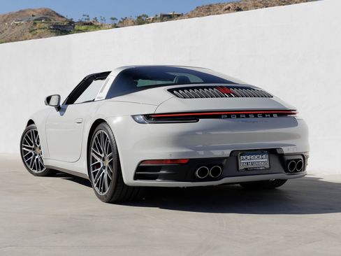 Used 2024 Porsche 911 Targa 4S image 3