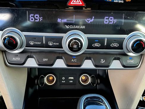 Used 2020 Hyundai Elantra SEL image 26