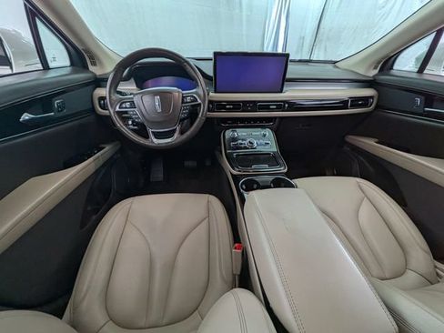 Certified 2023 Lincoln Nautilus AWD w/ Premium Package image 9