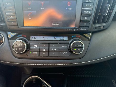 Used 2018 Toyota RAV4 Limited image 21