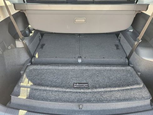 Used 2023 Volkswagen Tiguan SE w/ Panoramic Sunroof Package image 33