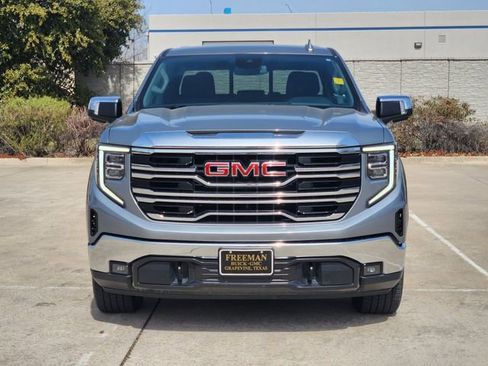 Used 2023 GMC Sierra 1500 SLT image 2
