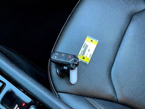 Certified 2024 Jeep Compass Limited image 28