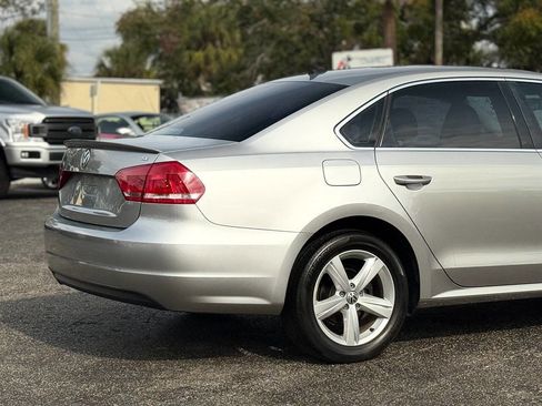 Used 2012 Volkswagen Passat 2.5 SE image 9