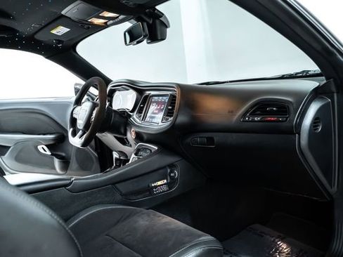 Used 2020 Dodge Challenger R/T Scat Pack RWD image 27